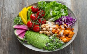 Lower the risk of cancer by adopting a healthy diet plan
